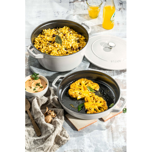 Staub - Zestaw 2 naczyń żeliwnych z pokrywką Staub - 24 cm, Biała trufla