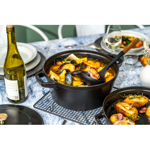 Staub - Zestaw 2 naczyń żeliwnych z pokrywką Staub - 24 cm, Czarny