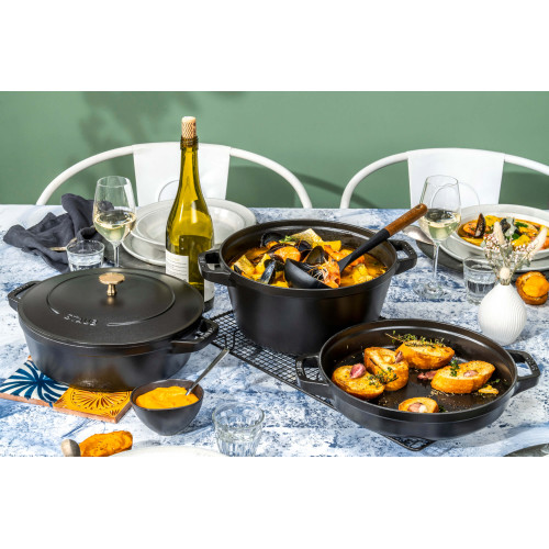 Staub - Zestaw 3 naczyń żeliwnych z pokrywką Staub - 24 cm, Czarny