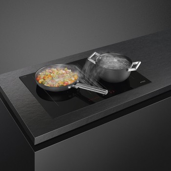 Smeg - Płyta indukcyjna ze zintegrowanym okapem 70 cm z linii Universal czarna HOBD472D2
