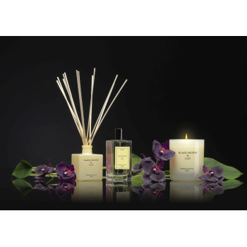 CM - Świeca Premium 230 gr. Black Orchid and Lily